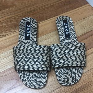 Zara Black and Tan flat sandals